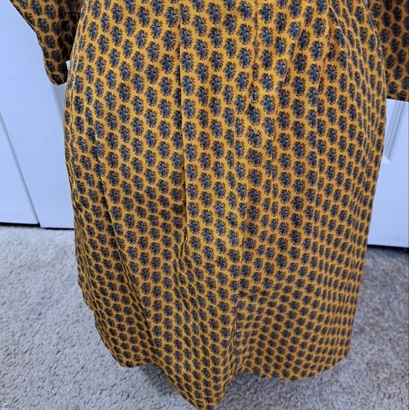 Elegant Mustard Patterned Dress   Size M - Picture 6 of 6